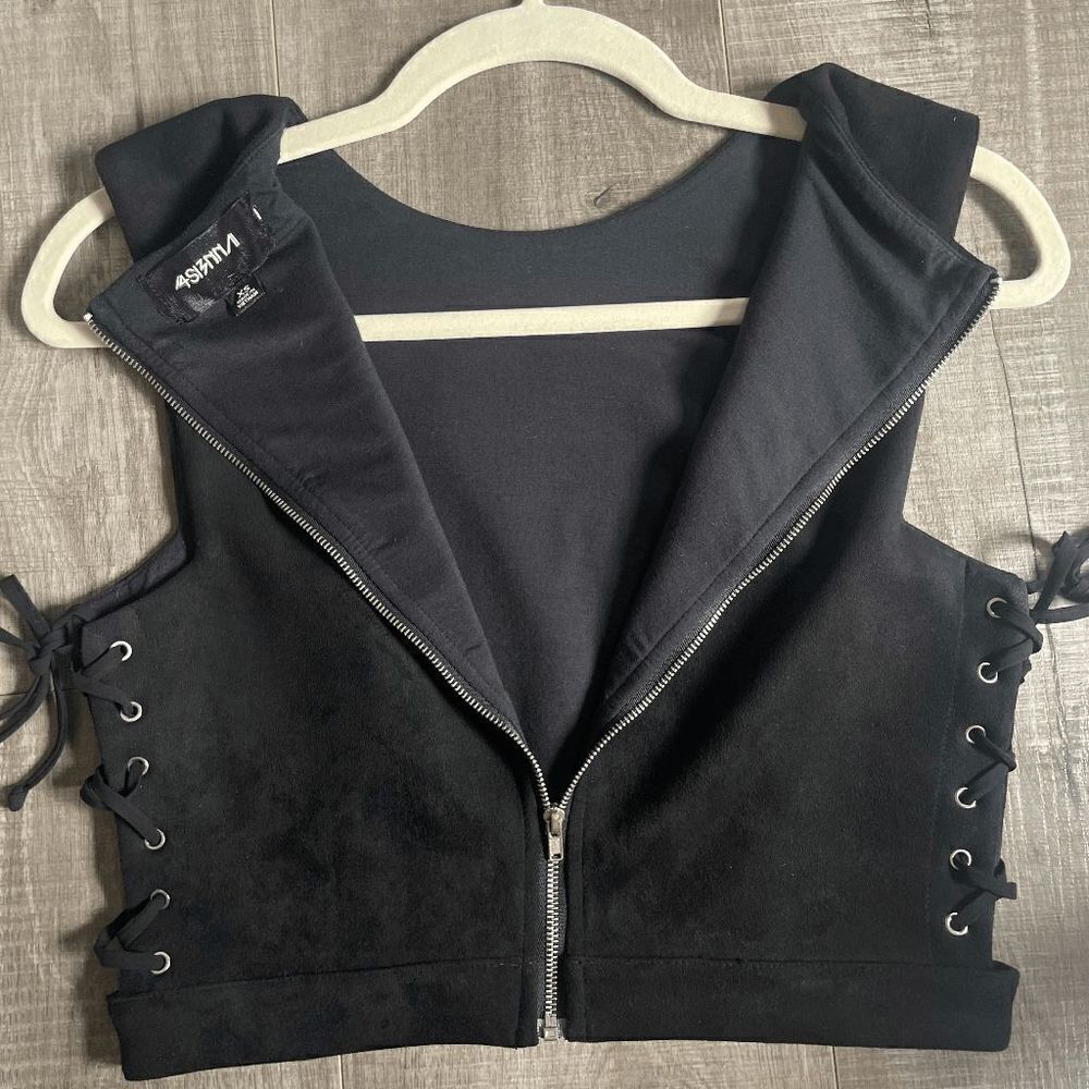 4SI3NNA Faux Suede Lace Up Side Crop Top Size XS​​​​​​ - Picture 9 of 10